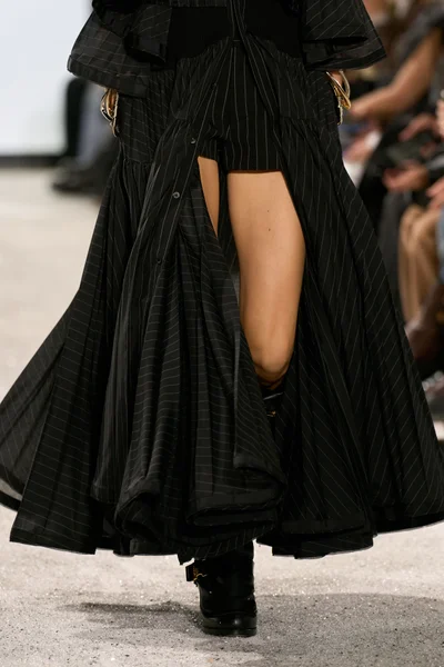Look 99